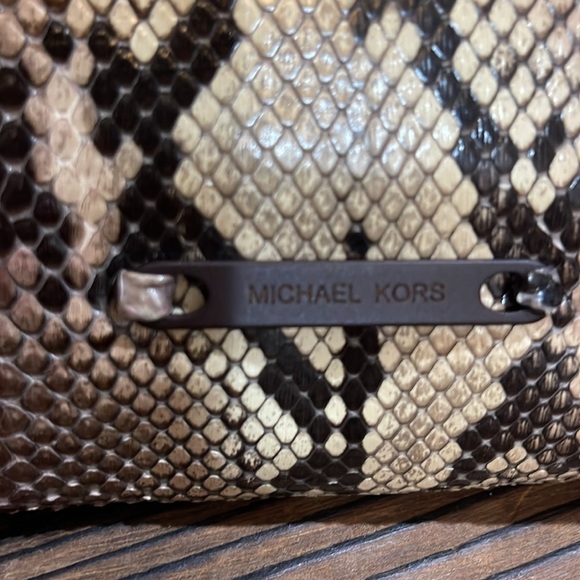 Michael Kors Snakeskin Pattern Envelope Clutch with Chunky Chain Detail - Picture 4 of 7